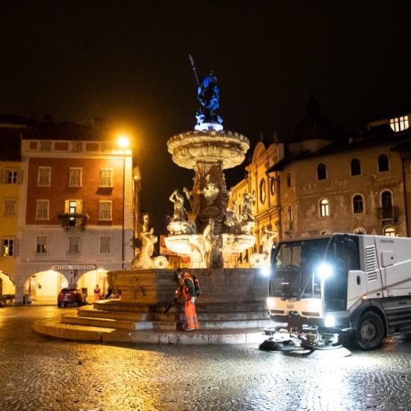 Dal 5 ottobre il lavaggio notturno delle strade: attenzione ai divieti