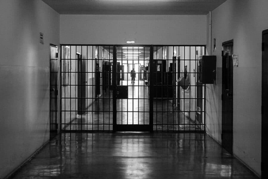 Carceri sempre più affollate: 254 morti nel 2025