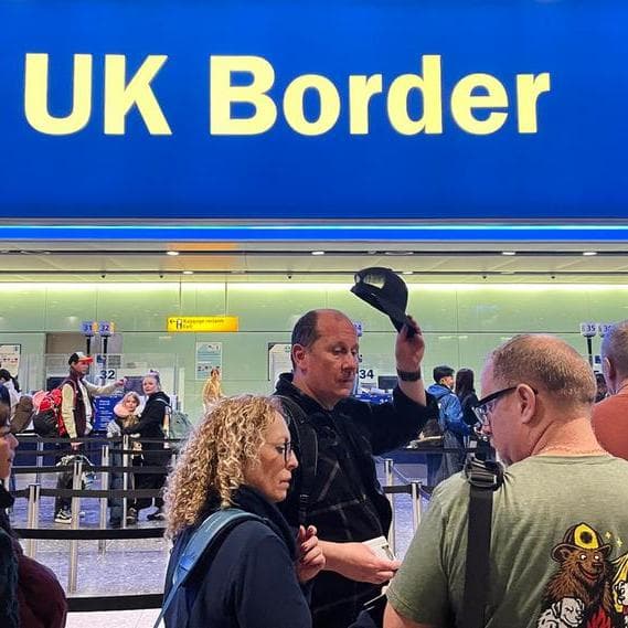 Traffico aereo in tilt in Gran bretagna: coinvolti anche Heathrow e Gatwick
