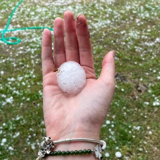 L'ondata di maltempo arriva in Trentino: violenta grandinata tra Arco e la Val di Ledro