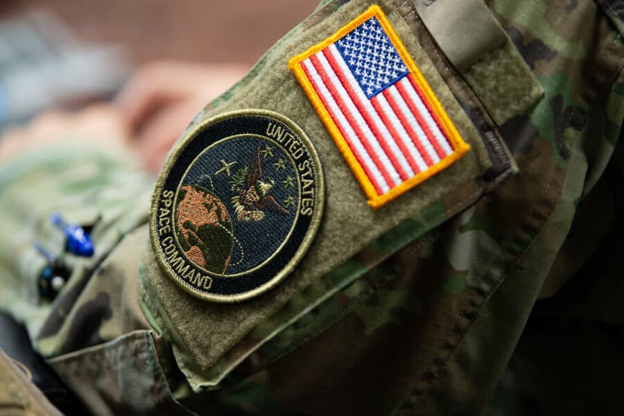 Gli USA confermano: "Abbiamo armi spaziali". Reazioni di Russia e Cina