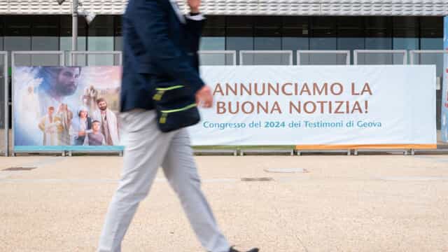 Testimoni di Geova: cambiamento sulle trasfusioni di sangue