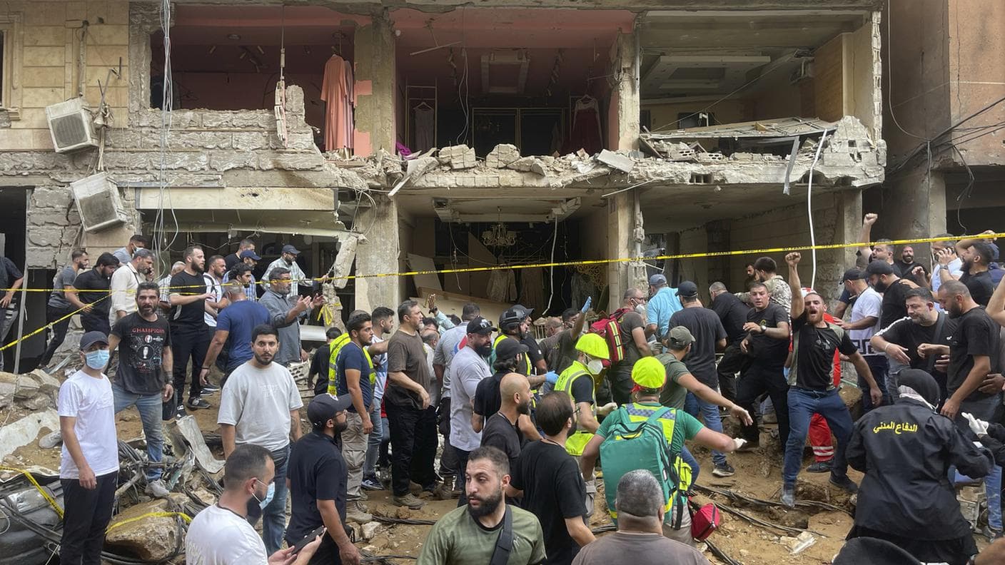Raid israeliani su Beirut e nel sud del Libano: colpite diverse aree della capitale