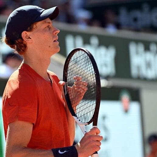 Sinner è ancora al primo posto: l'ombra di Zverev incombe 
