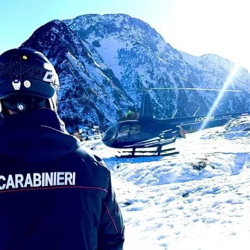Ipotesi stop della licenza di volo per l'imprenditore atterrato sulla pista da sci 