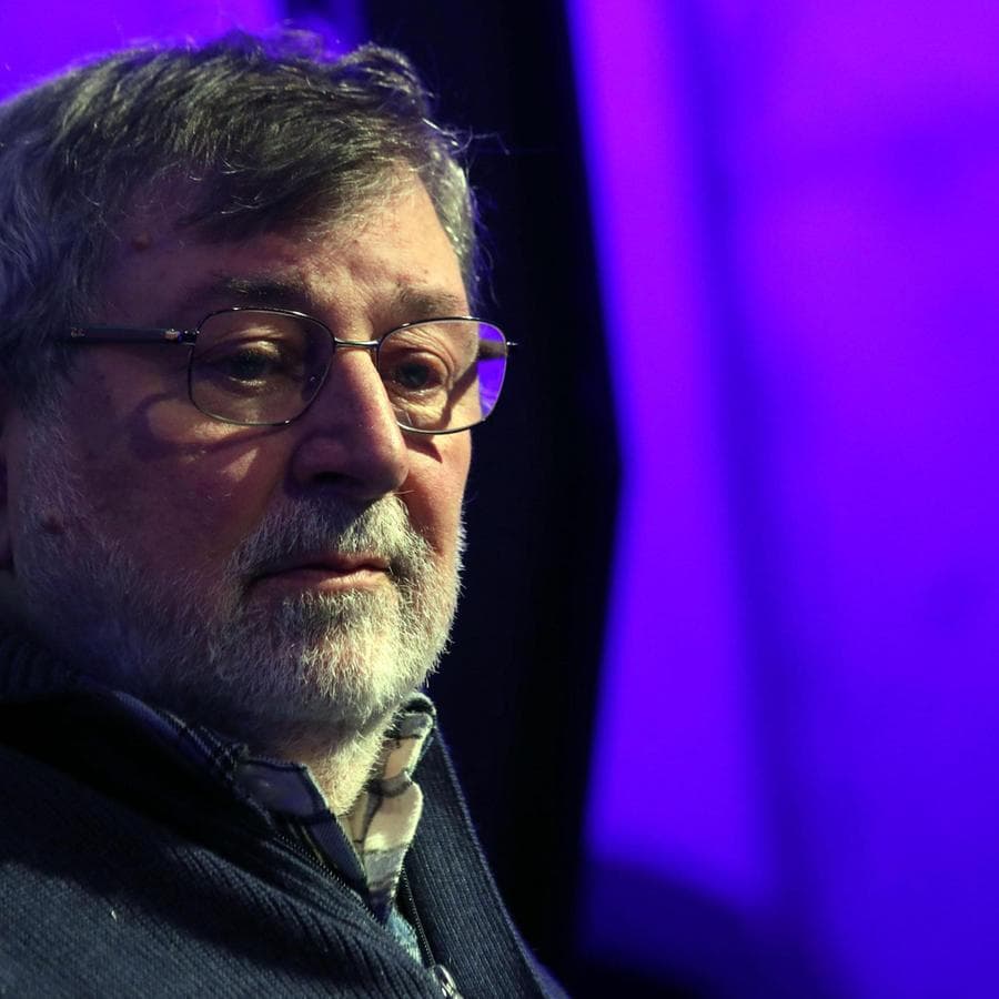 Addio a Francesco Guccini, le sue canzoni hanno segnato la storia
