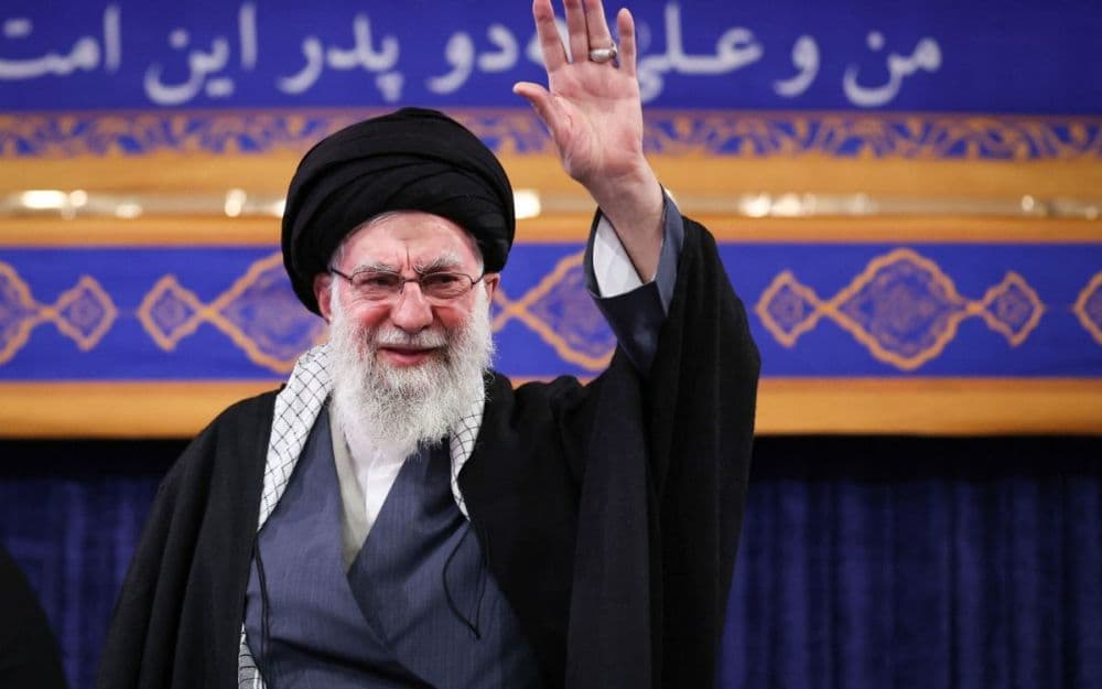 Iran nel buio: blackout, proteste di massa e repressione contro il regime di Khamenei