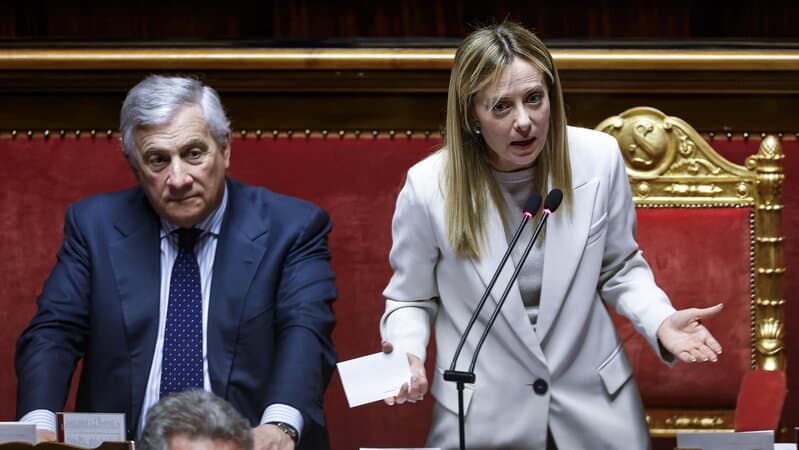 Legge elettorale, tensioni dopo il voto sulle preferenze. Le opposizioni attaccano: «Meloni è senza fiducia». Tajani e Ciriani: «Il governo continua»