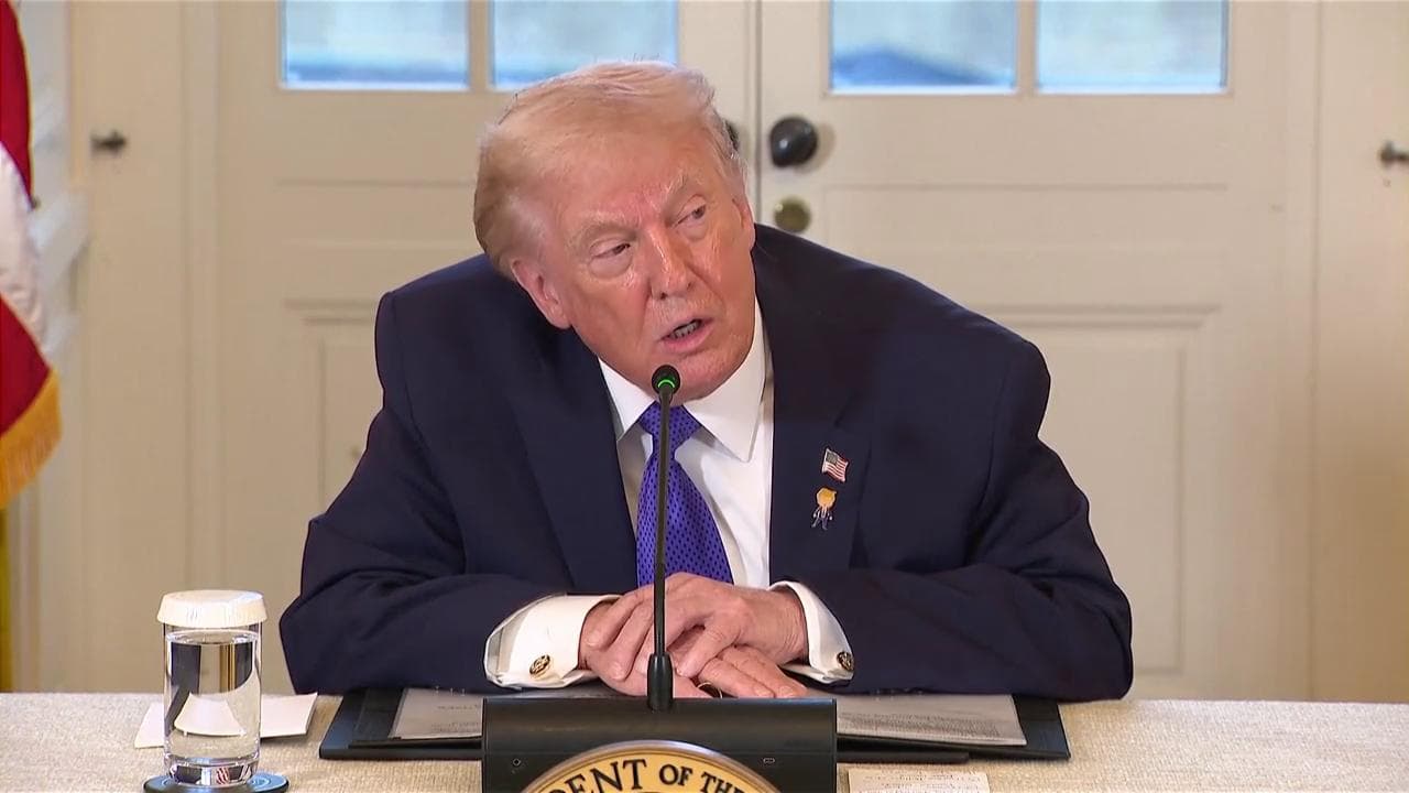 Trump sospende gli attacchi all’Iran e parla di accordo, ma Teheran smentisce i negoziati