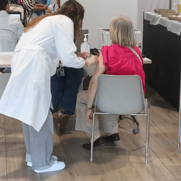 Influenza, nell'ultima stagione meno di un over 65 su due si è vaccinato 
