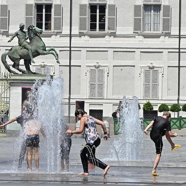 Caldo, via alla seconda ondata di calore del 2026: crescono le città da "bollino rosso"