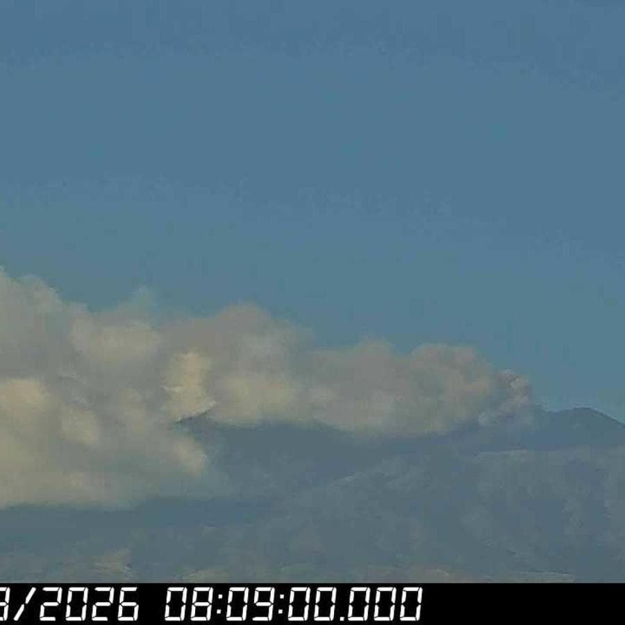 Eruzione dell'Etna, voli ancora sospesi all'aeroporto di Catania