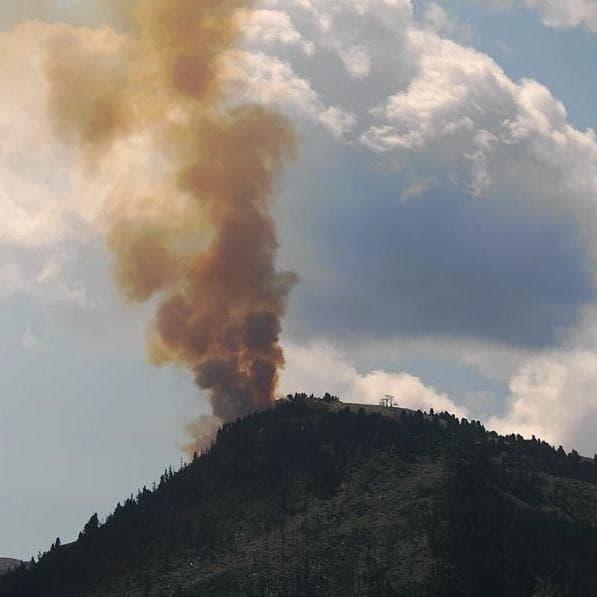 Incendio nei boschi del Cermis, appello alla massima prudenza