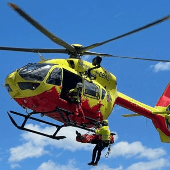 Brenta, escursionista ruzzola sul pendio: soccorso con l'elicottero