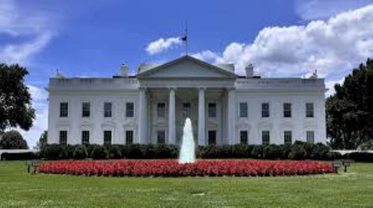Usa. Spari vicino al Monumento di Washington, Casa Bianca blindata