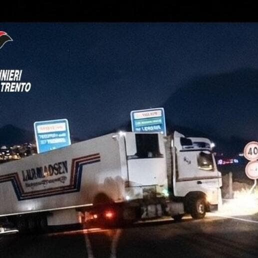 Valsugana, tir contromano sulla Statale 47: decisivo l'intervento dei Carabinieri