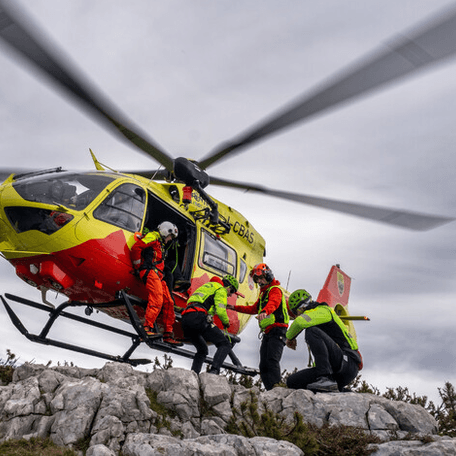 Cima Brenta, scivola da primo di cordata: recuperato con l'elicottero