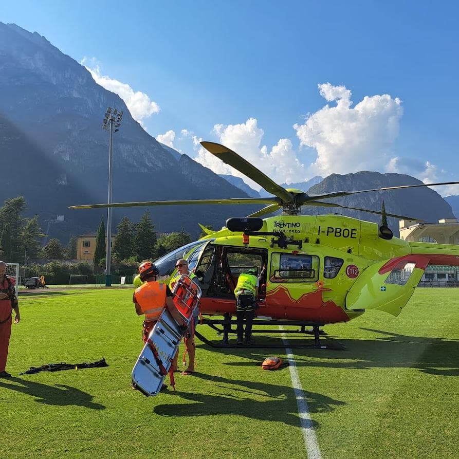 Tenno, escursionista danese precipita per 70 metri e muore
