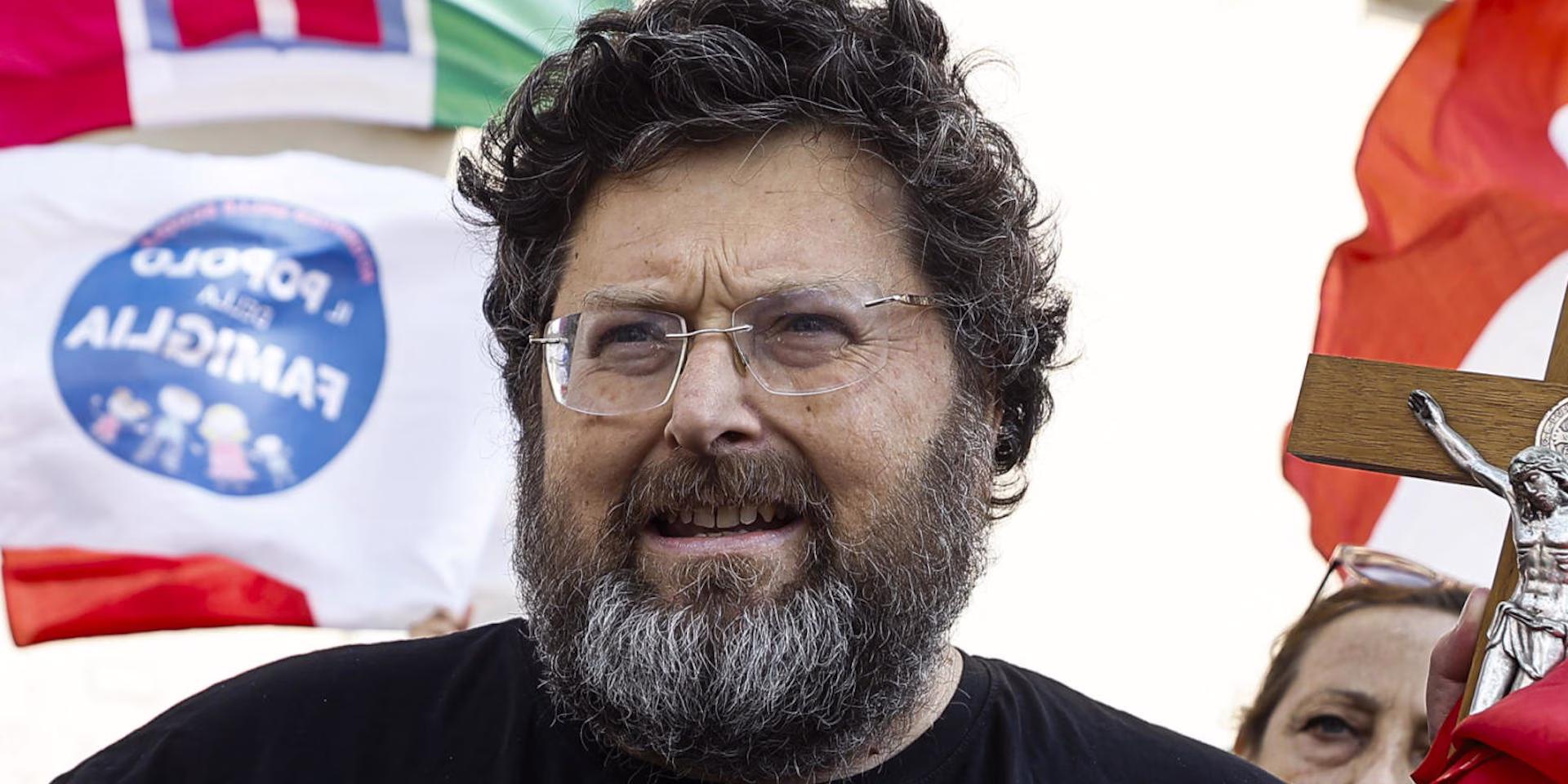 Mario Adinolfi finisce in carcere per uso dei social durante i domiciliari