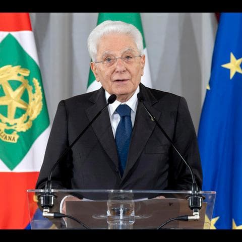 Mattarella: "Non si è stranieri in casa propria"